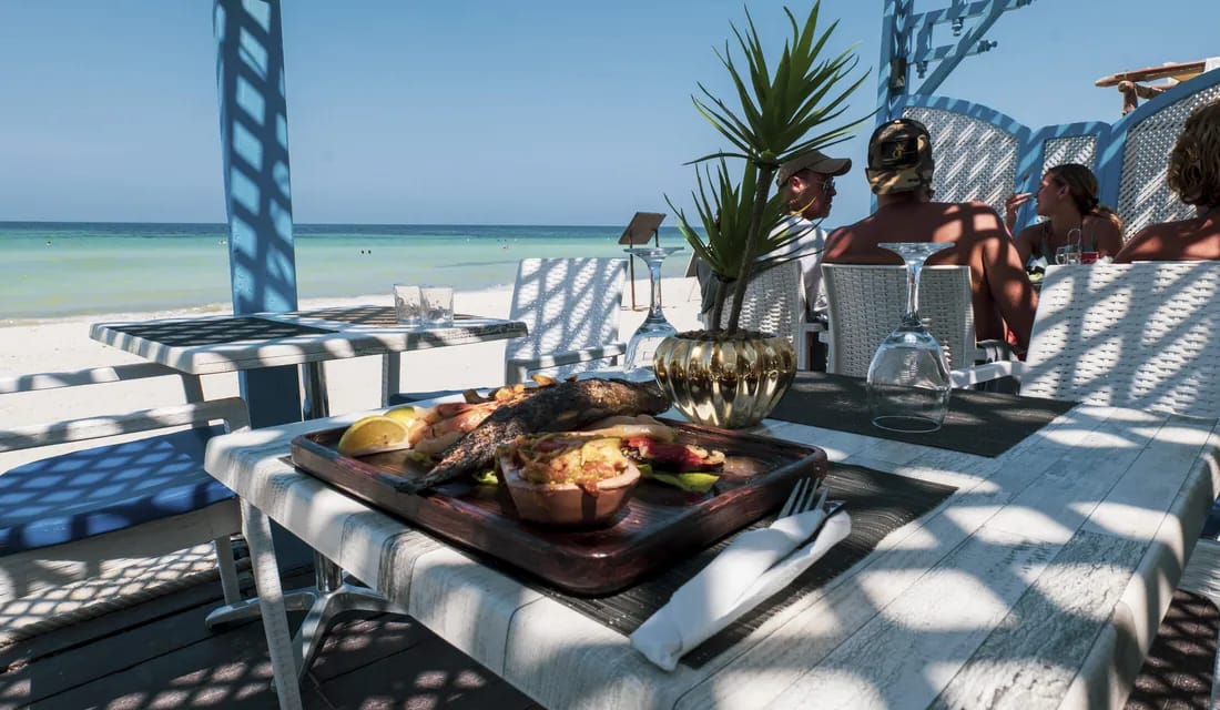 Le restaurant de plage · Dar El Bhar, Djerba
