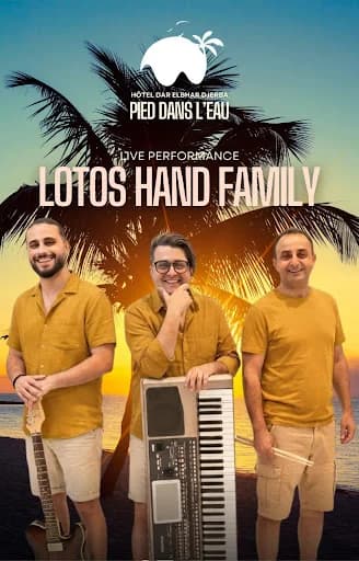 Singen Sie mit den Füßen im Sand! Besuchen Sie uns in der Beach Bar Pied Dans L'Eau des Hôtel Dar El Bhar in Djerba für einen Abend · Dar El Bhar, Djerba